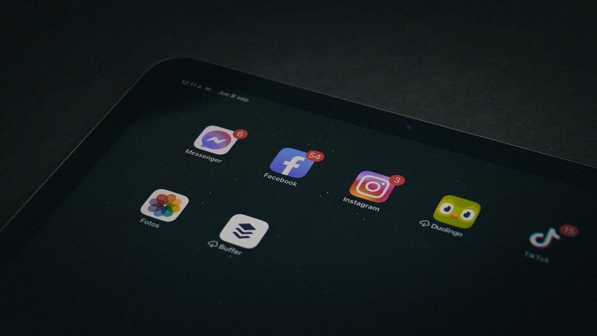 Why Social Media Isn’t Generating Customers Fixing the Gap Between Reach and Revenue